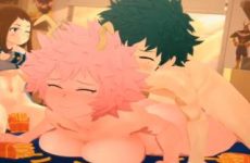 Mina Ashido baise avec Deku devant Ochaco